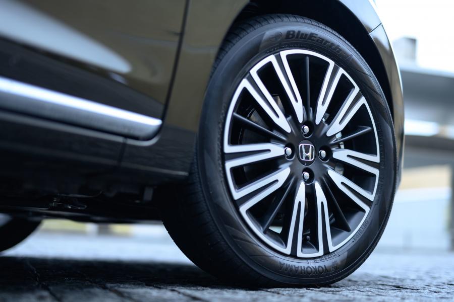 Колеса Honda Fit e:HEV Luxe 2020 года  (JP) (фото 9 из 23)